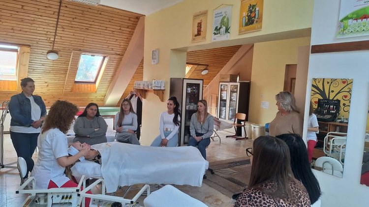 Sikeres szakmai bemutatót tartott az Optikop cég iskolánkban 