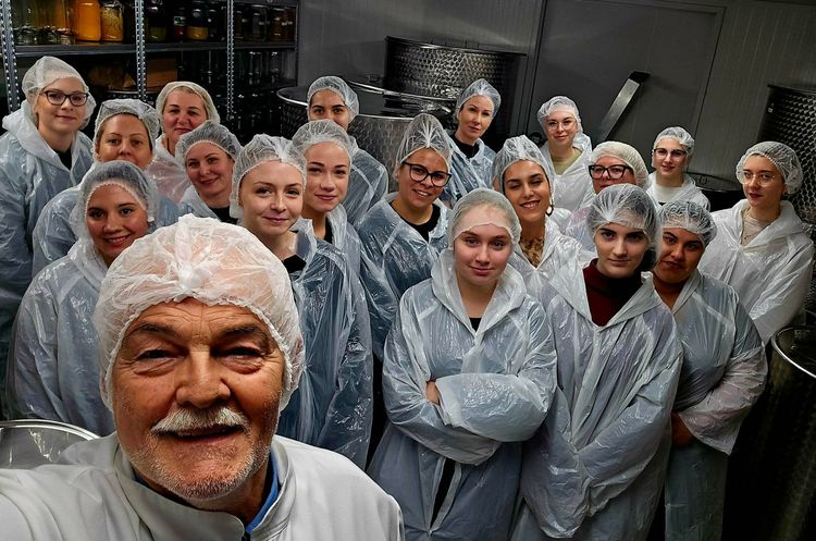 Szakmai gyárlátogatás az Ilcsi Kozmetikumoknál