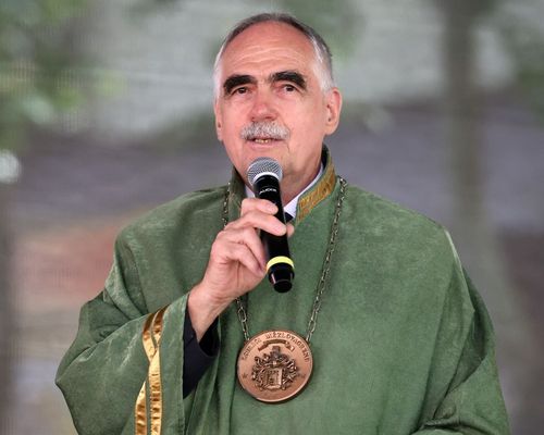 Lampingos diákok is segítettek a Mézfesztiválon